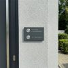 Metzler zvonek na omítku pro dvougenerační dům s gravírováním | Vitus M2