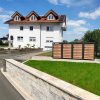 Metzler box na popelnice | 4x | 240l | v dekoru dřeva | antracit RAL 7016 | z oceli | nerezová & masivní | madlo dveří se zámkem