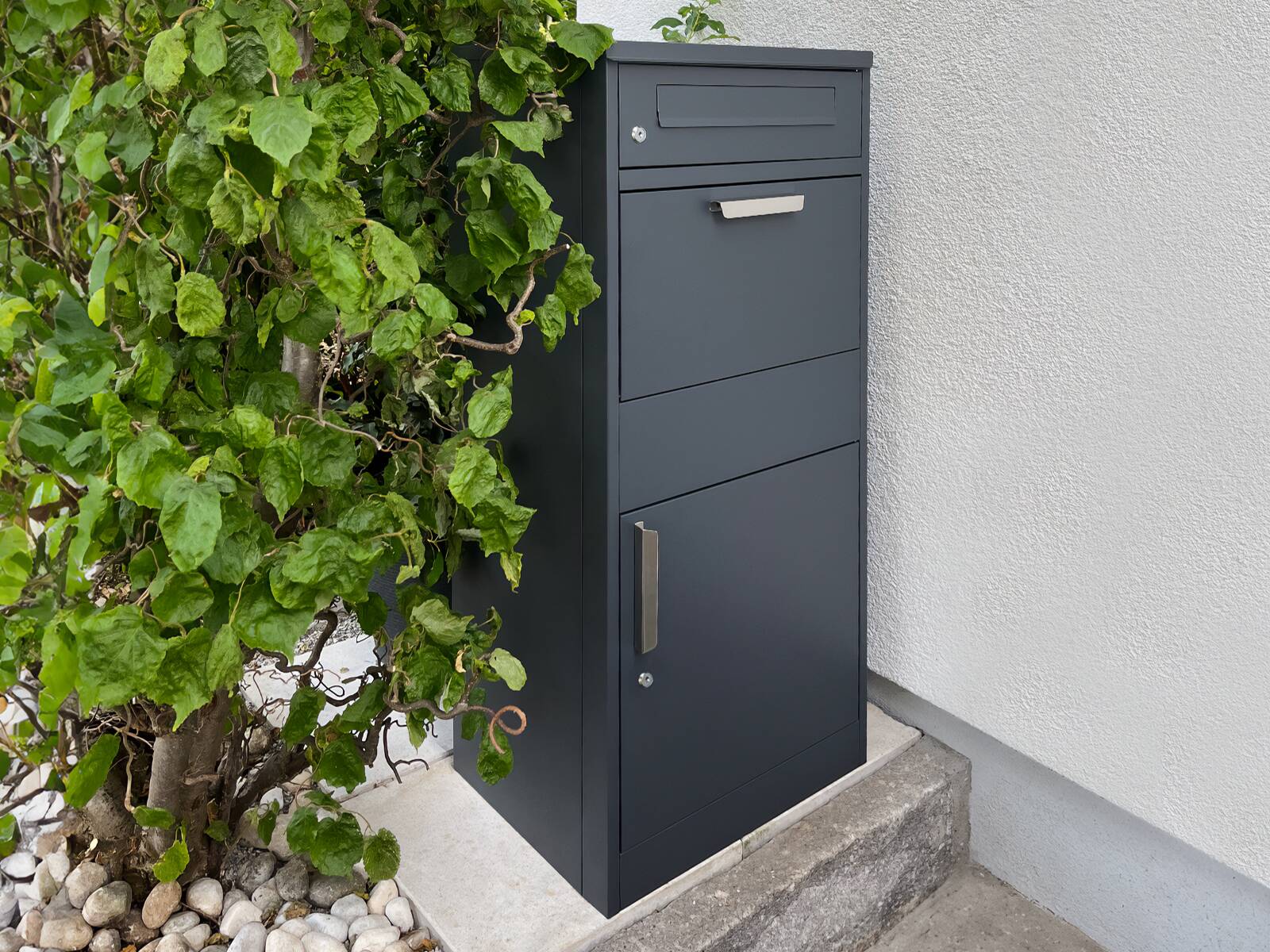 Dopisní schránka & paketbox Bispo v matné antracitově šedé